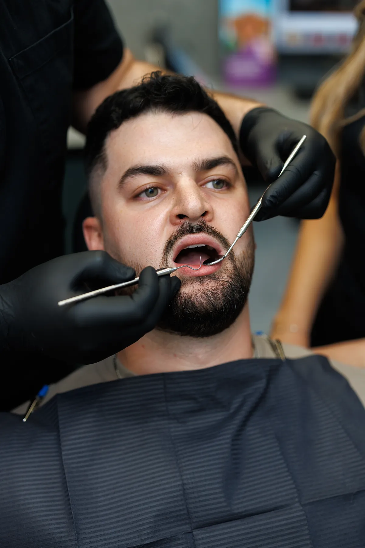 Zadovoljan pacijent u ordinaciji Dentista+